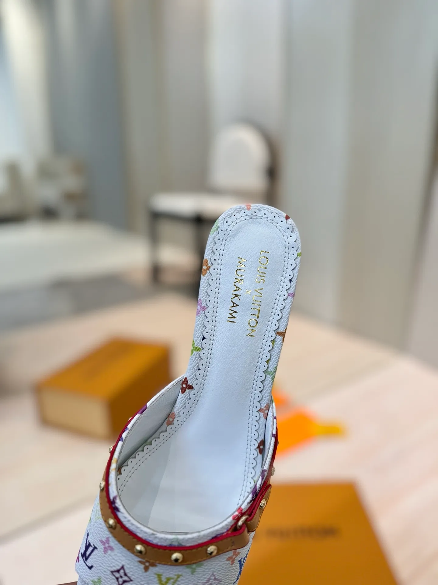 👟👟Ex-factory price 600👟👟 (top version) louis vuitton LV Louis Vuitton 25/Spring and Summer The latest Mary Jane shoes are simple and exquisite, full of high-end, showing elegance~ They look great on the feet and are full of summer shoes💯Awesome ✅Upper: 3D printed cowhide ✅Inner lining: Sheepskin lining, ✅Outsole: Genuine leather outsole imported from Italy ✅Size: 35-41 (40 to 41 customized, non-returnable) ✅Packaging: full set of packaging